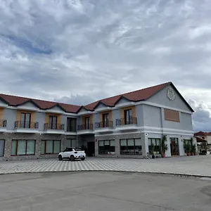 https://house-of-horses-shtepia-e-kuajve.albaniahotels.org