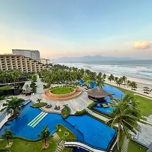 crowne-plaza-danang.hotelsofhoian.com/